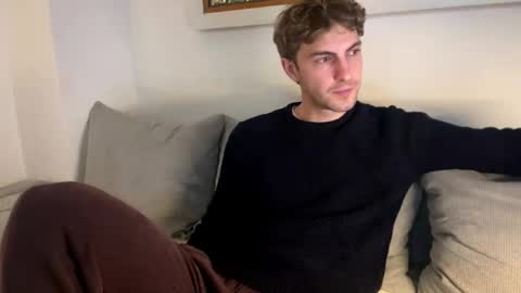 Snapshot of melodicass chatting on 05.17.26 Melodicass online show from 05.17.26