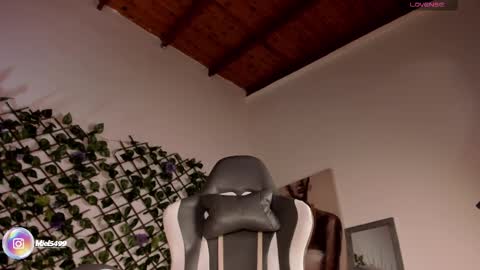 Snapshot of melody_cute10 chatting on 02.22.25 melody_cute10 online show from 02.22.25