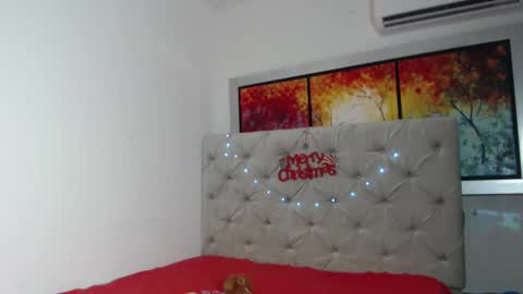 Snapshot of melody_phillips2 chatting on 12.15.24 melody phillips online show from 12.15.24