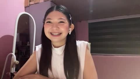 Snapshot of melodygrueber chatting on 03.27.26 Bella online show from 03.27.26