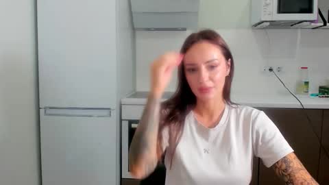 Snapshot of melodyhewit chatting on 05.23.26 Masha online show from 05.23.26