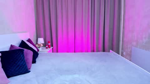 Snapshot of melodyhudson chatting on 02.11.25 Melody online show from 02.11.25