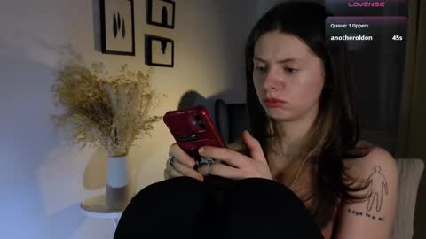 Snapshot of melodykey_x chatting on 03.07.25 melody online show from 03.07.25