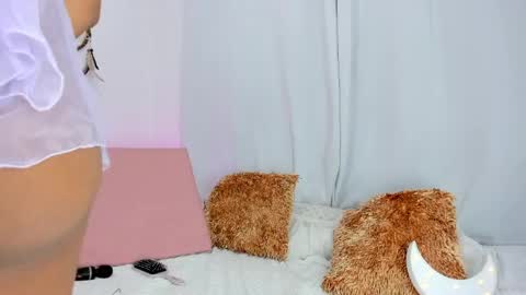 Snapshot of melodymoore_ chatting on 04.19.26 Melody online show from 04.19.26