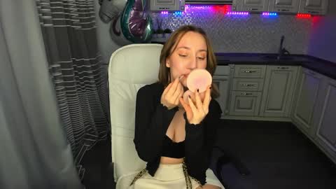 Snapshot of melodyoflovee chatting on 02.04.25 Kaylie online show from 02.04.25