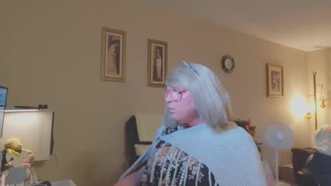 Snapshot of melodyredux_62 chatting on 09.22.25 Melody online show from 09.22.25