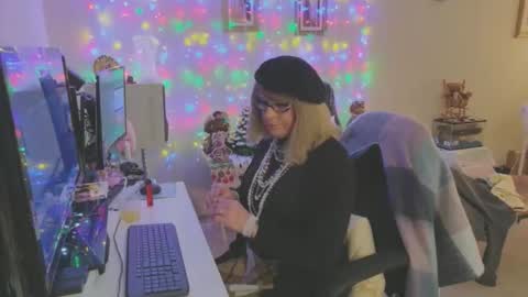 Melody online show from 12.21.25