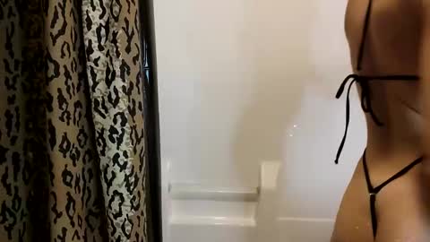 meltingmynx online show from 10.30.25