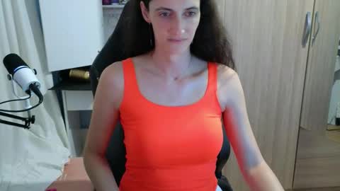 Snapshot of memisecrets chatting on 10.12.25 Megumi Aina online show from 10.12.25