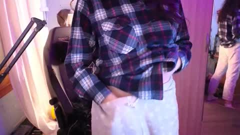 Snapshot of memisecrets chatting on 01.10.26 Megumi Aina online show from 01.10.26