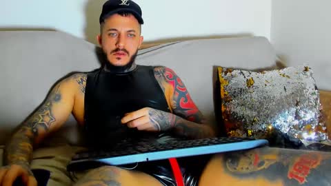 Snapshot of mentoxxl chatting on 01.15.25 Fallow my ONLYFANS for xxx daily online show from 01.15.25