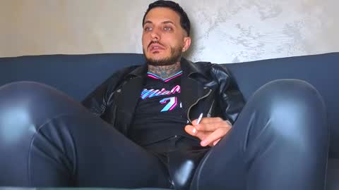 Snapshot of mentoxxl chatting on 11.09.25 Fallow my ONLYFANS for xxx daily online show from 11.09.25