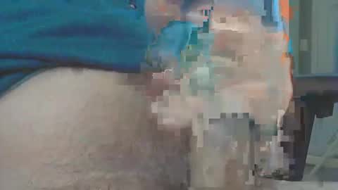 Snapshot of menuke chatting on 12.17.24 Manuke online show from 12.17.24