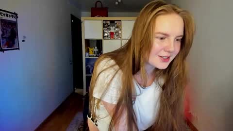 Snapshot of meow_k1tty chatting on 05.04.26 Flora Next stream November 17th at 6 GMT online show from 05.04.26