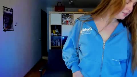 Snapshot of meow_k1tty chatting on 06.01.26 Flora Next stream November 17th at 6 GMT online show from 06.01.26