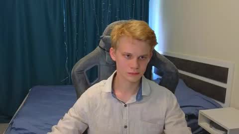 Snapshot of meow_mickey chatting on 10.25.25 Mickey online show from 10.25.25