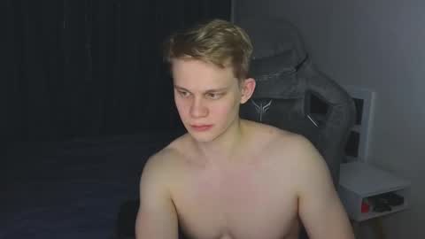 Snapshot of meow_mickey chatting on 02.19.26 Mickey online show from 02.19.26