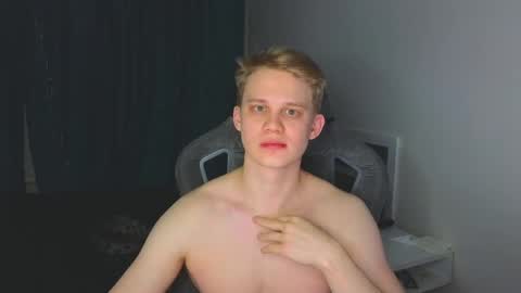 Snapshot of meow_mickey chatting on 02.23.26 Mickey online show from 02.23.26