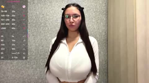 Snapshot of meowgirlye chatting on 02.02.26 Mona online show from 02.02.26