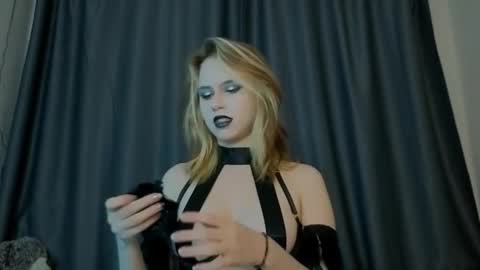 Snapshot of meowmysta chatting on 09.11.25 mysta at ur service online show from 09.11.25