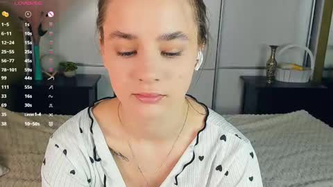 Julie online show from 04.11.26