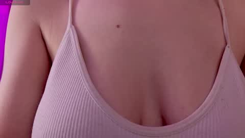 Snapshot of meowwmurr chatting on 02.09.26 Mia online show from 02.09.26