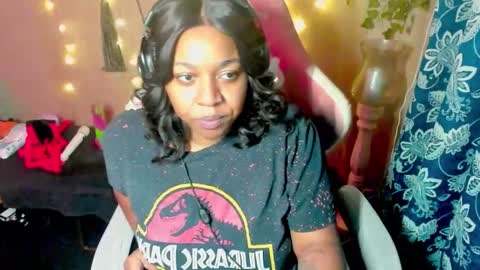 Snapshot of mercedesredd chatting on 04.22.26 Mercedes Redd online show from 04.22.26