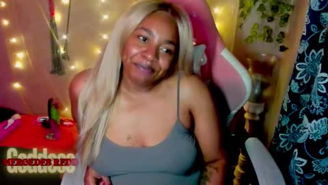 Snapshot of mercedesredd chatting on 06.06.26 Mercedes Redd online show from 06.06.26