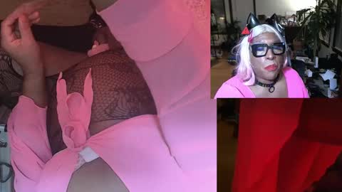 Snapshot of mercurybeetle chatting on 01.01.25 Tsukiko online show from 01.01.25