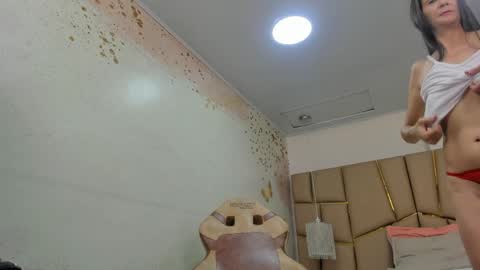 Snapshot of meredith_huntt chatting on 04.04.26 Meredith Huntt online show from 04.04.26