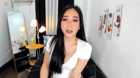 MereseLaurelTS online show from 09.24.25