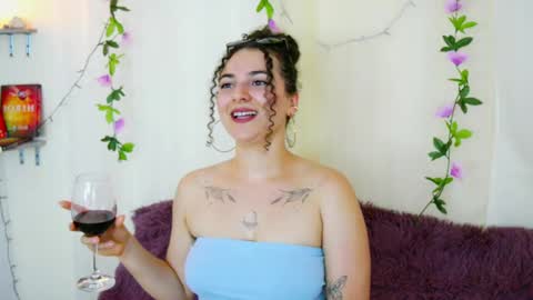 Snapshot of merida_bell18 chatting on 03.01.25 Merida Bell online show from 03.01.25