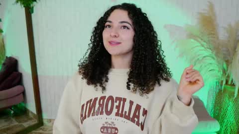 Snapshot of merida_bell18 chatting on 09.17.25 Merida Bell online show from 09.17.25