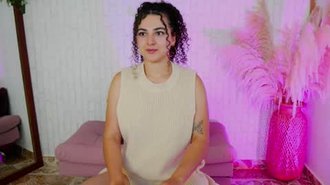 Snapshot of merida_bell18 chatting on 09.26.25 Merida Bell online show from 09.26.25