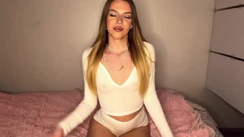 Snapshot of meridethvilca chatting on 04.05.26 Rina online show from 04.05.26