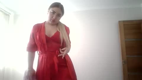 Snapshot of meriwoulders chatting on 04.21.26 MeriWoulders online show from 04.21.26