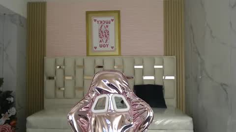 Snapshot of merloth_sub chatting on 02.18.25 Merloth online show from 02.18.25