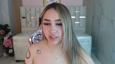 Snapshot of merloth_sub chatting on 02.20.25 Merloth online show from 02.20.25