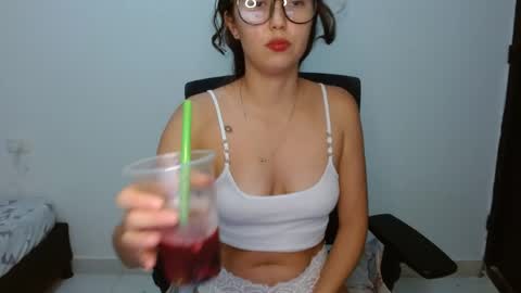 Snapshot of merly_14 chatting on 05.22.26 merly_14 online show from 05.22.26