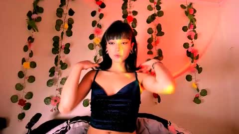 Snapshot of merlynn_ chatting on 03.07.25 Diane 3 online show from 03.07.25