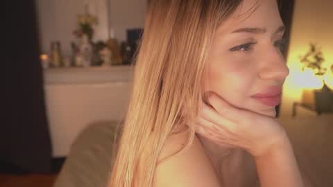 Lara OFFLINE  online show from 12.31.24