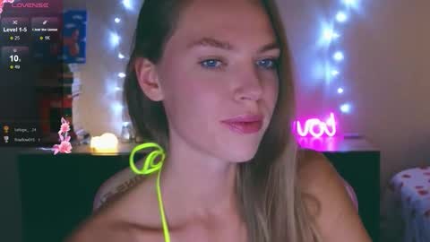 Snapshot of merry_dancers_ chatting on 11.29.25 Susan online show from 11.29.25