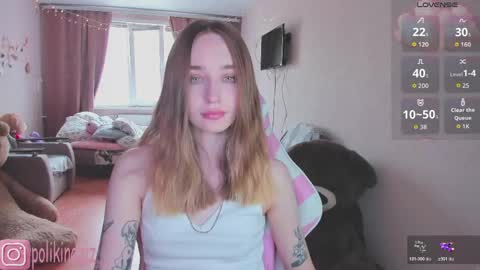 Snapshot of merryl_clark chatting on 05.19.26 Sara online show from 05.19.26