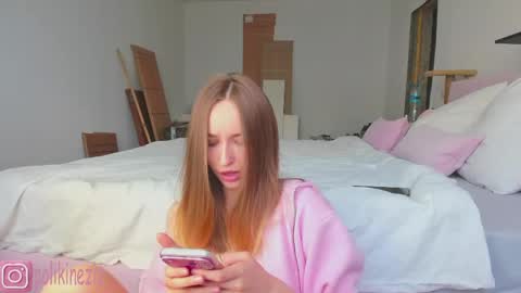 Snapshot of merryl_clark chatting on 06.05.26 Sara online show from 06.05.26