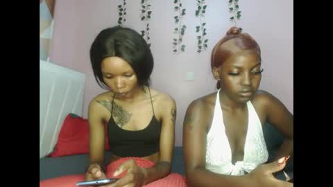Snapshot of messyluna chatting on 04.11.26 meggy and bree online show from 04.11.26