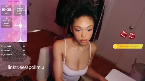 Snapshot of mew2wo chatting on 11.05.25 mew2wo online show from 11.05.25