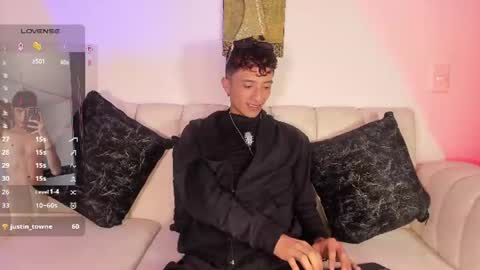 Snapshot of mhatias_ chatting on 06.26.26 MATHIAS online show from 06.26.26