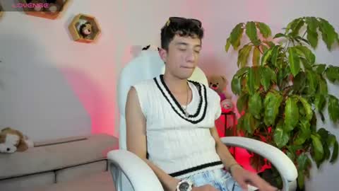 Snapshot of mhatias_ chatting on 07.13.26 MATHIAS online show from 07.13.26