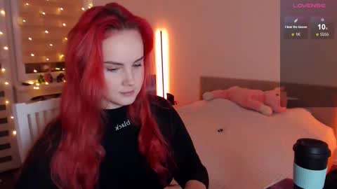 Snapshot of mi_cherry chatting on 01.09.25 Alice online show from 01.09.25