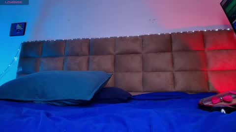 Snapshot of mia_0_ chatting on 09.30.25 Emi online show from 09.30.25